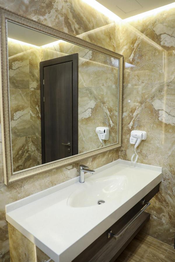 Bourbon Boutique Hotel Yerevan Exterior foto