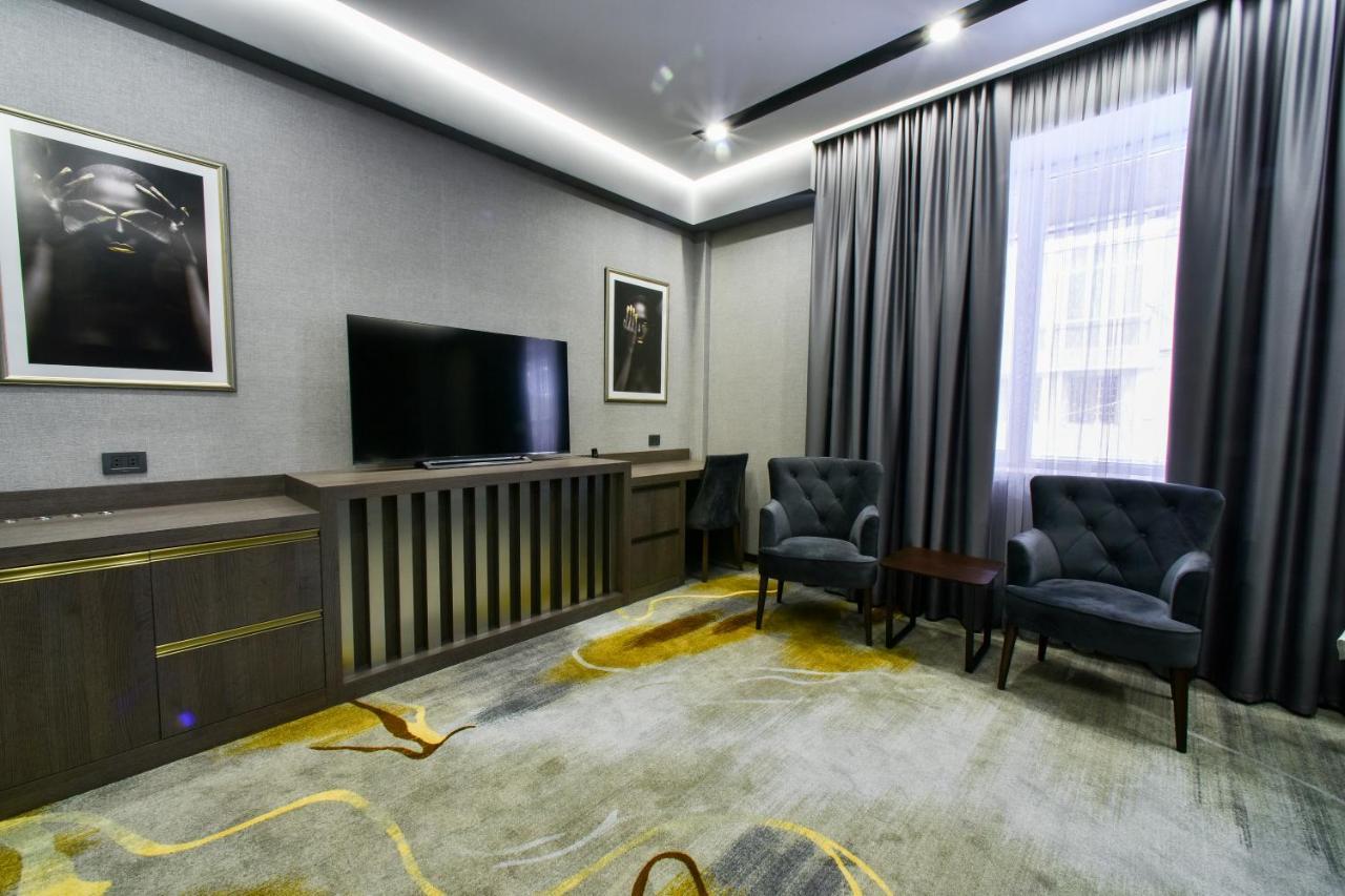 Bourbon Boutique Hotel Yerevan Exterior foto