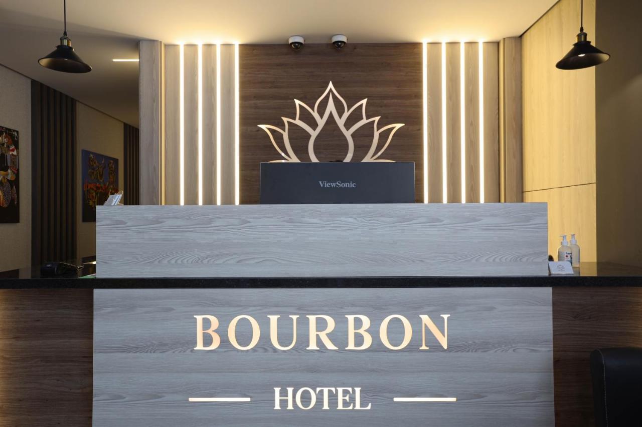 Bourbon Boutique Hotel Yerevan Exterior foto