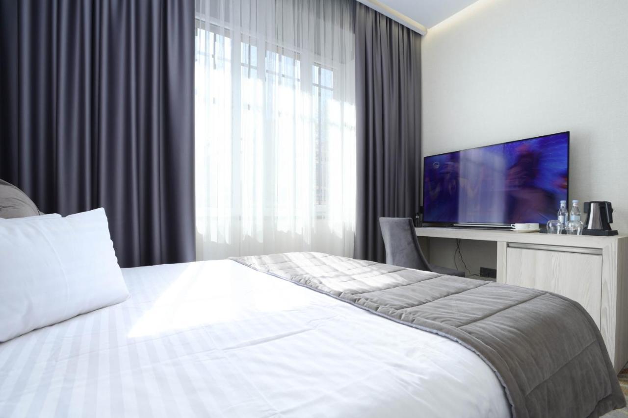 Bourbon Boutique Hotel Yerevan Exterior foto